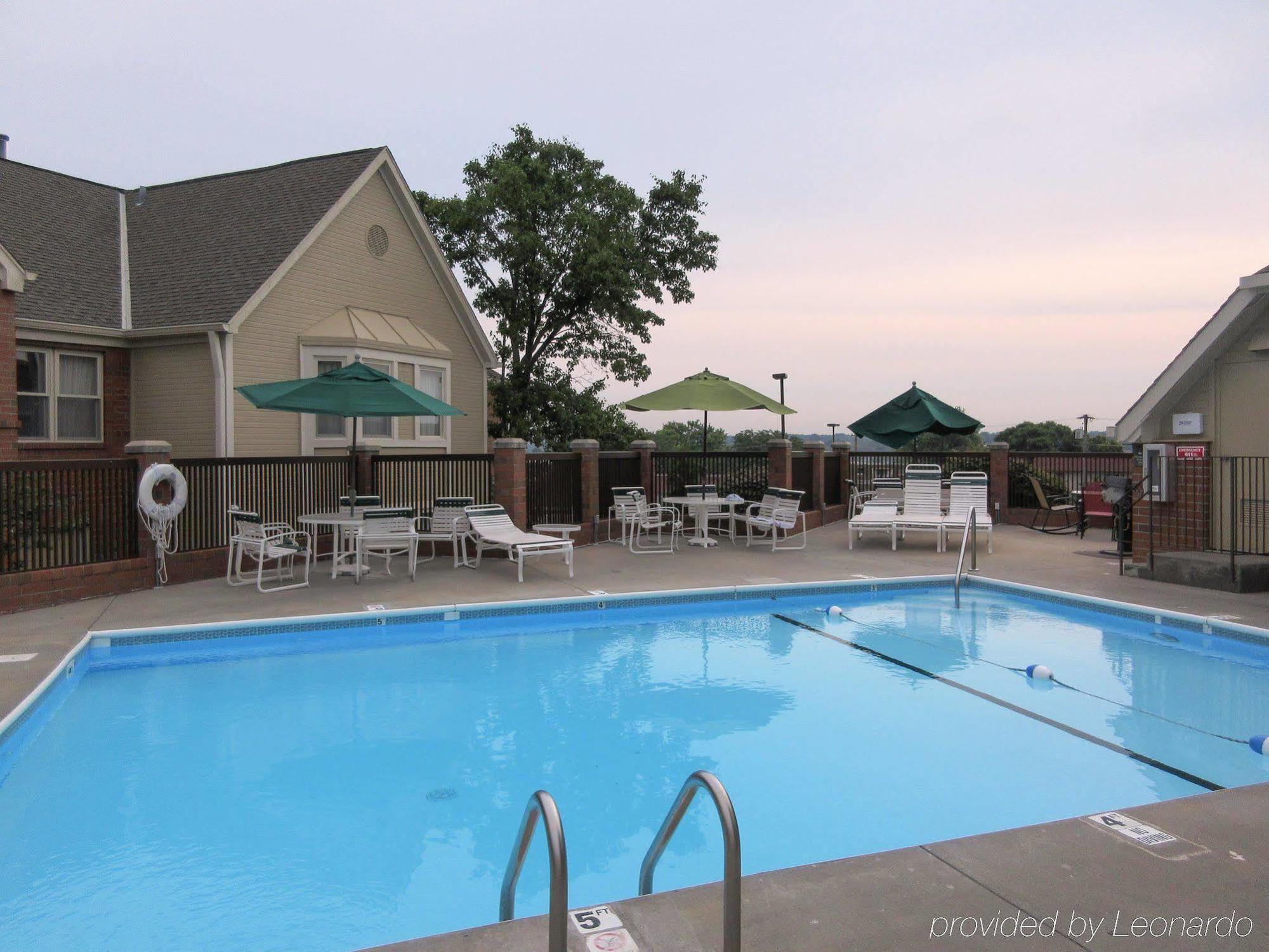 Suburban Extended Stay Hotel オマハ エクステリア 写真