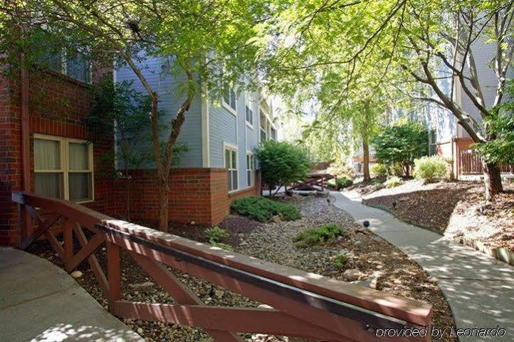Suburban Extended Stay Hotel オマハ エクステリア 写真