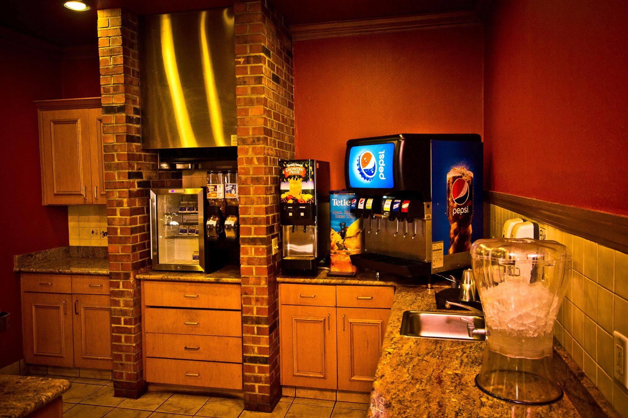 Suburban Extended Stay Hotel オマハ エクステリア 写真